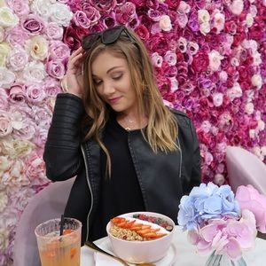 Meet your Posher, Olivia